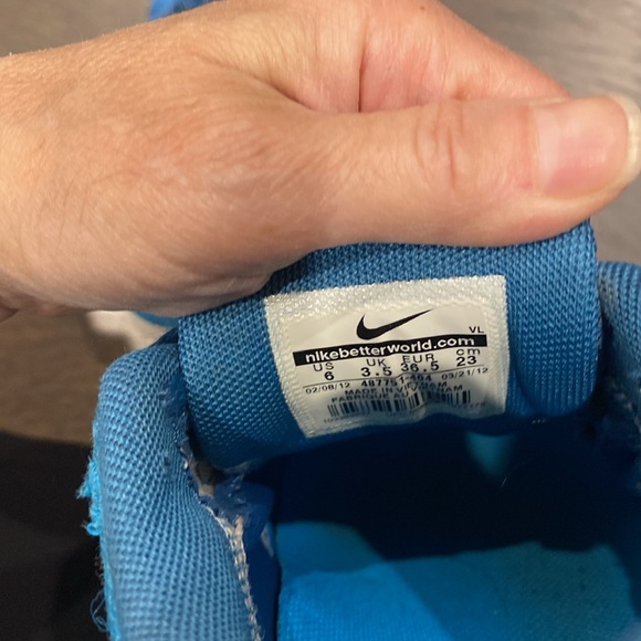 Women’s Nike sneakers - Picture 5 of 5